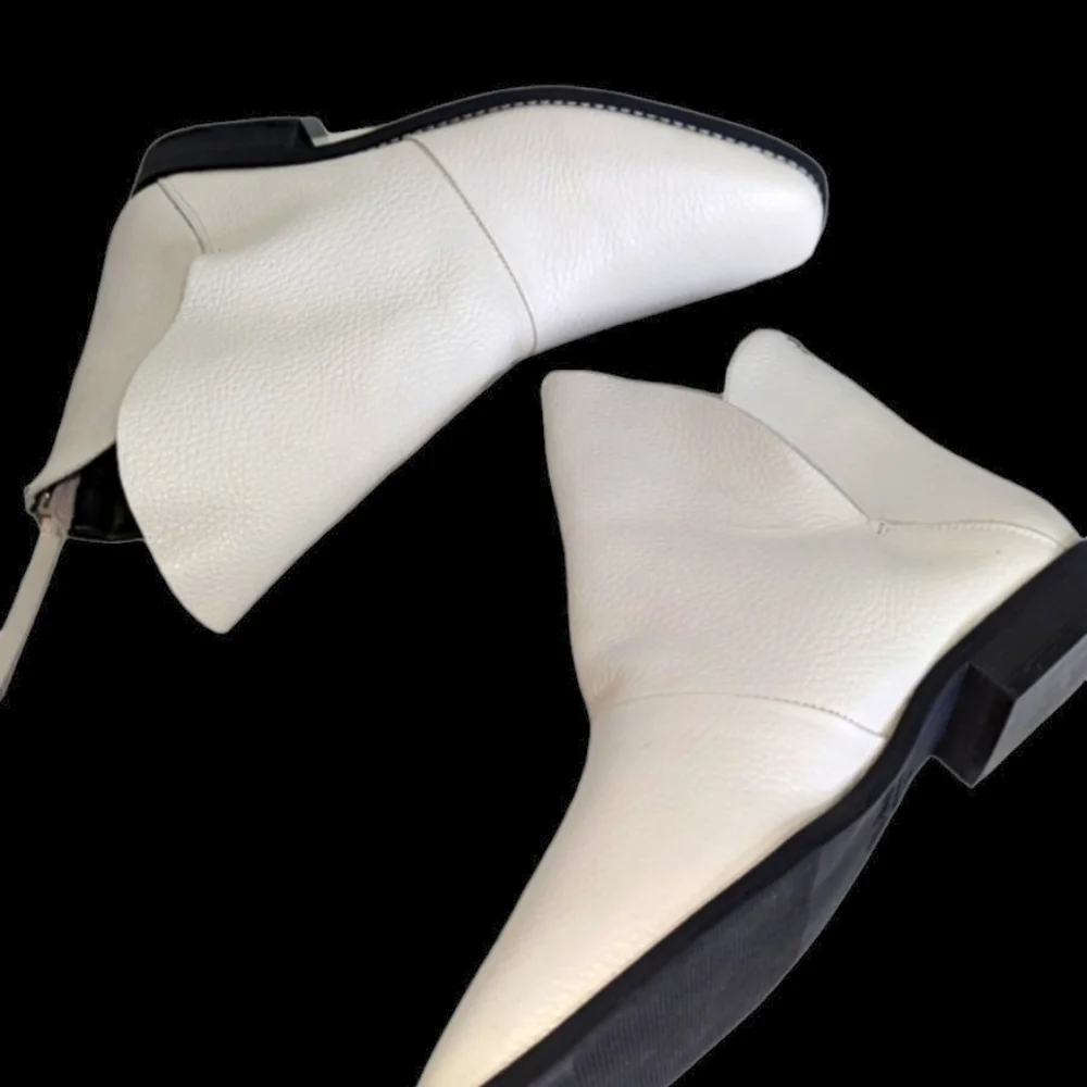 Golo Scrunch Booties White Leather Draped Ankle Boot.. Size 8